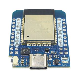 La placa ESP32 Wemos D1 Mini con puerto USB Tipo C, mostrando su diseño compacto, pines de conexión y componentes, ideal para proyectos IoT y automatización.