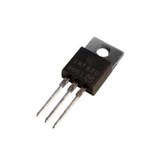 Transistor MOSFET IRF820 de canal N, 500V y aproximadamente 2,5A en encapsulado TO-220.