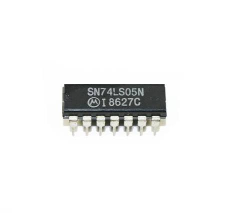 Inversor Hexagonal 74LS05 DIP-14 Circuito integrado 74LS05 TTL con seis inversores lógicos NOT y salidas de colector abierto en encapsulado DIP-14.