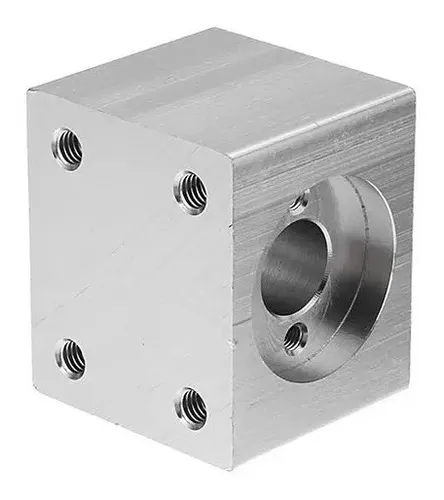 Soporte de Montaje en Aluminio para Tuerca de Husillo T8 soporte aluminio tuerca husillo t8, una pieza de aluminio diseñada para fijar tuercas T8 en sistemas de movimiento lineal, utilizada en impresoras 3D, CNC y proyectos de automatización.